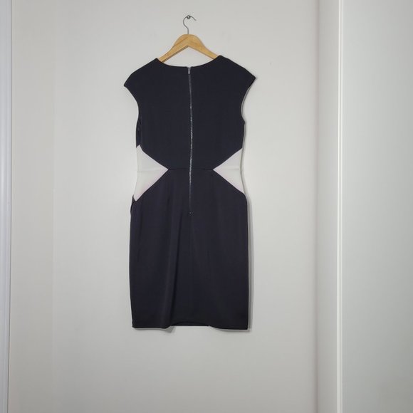 Maggy London Women's Black White Front Asymmetric Slit Darting Sheath Dress 10 - Picture 4 of 13